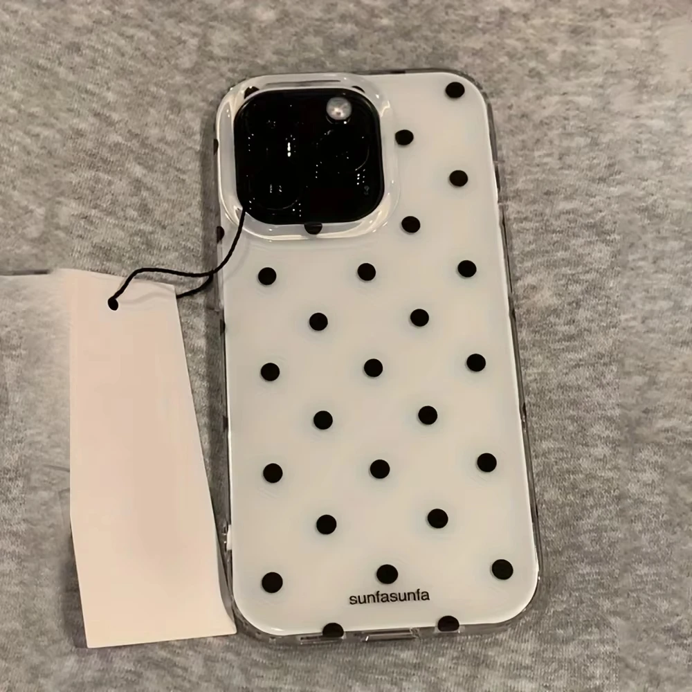 Minimalist Black and White Pol - Phone Cases Y2K のレビューと価格